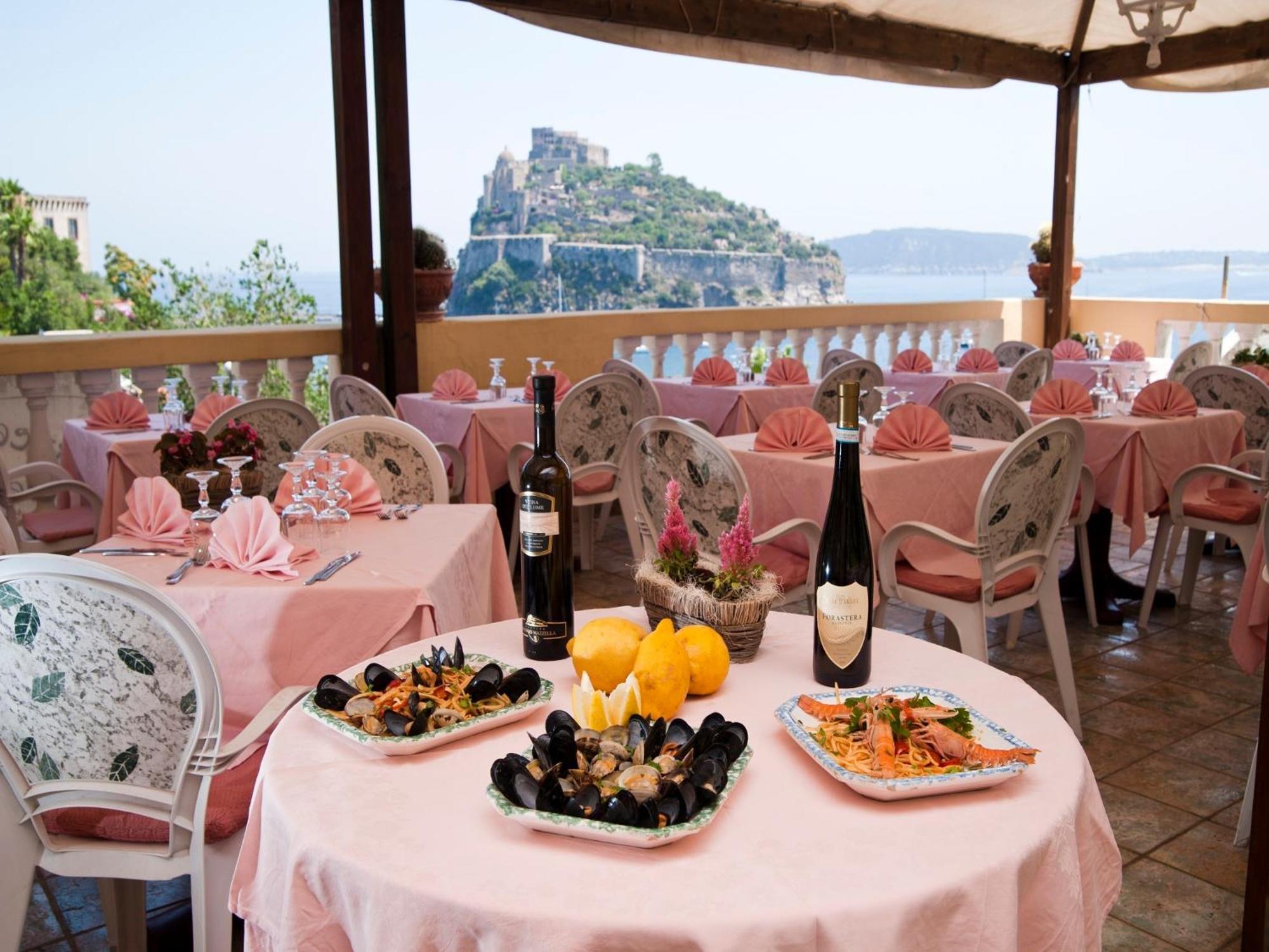 Hotel Giardino Delle Ninfe E La Fenice Ischia Bagian luar foto