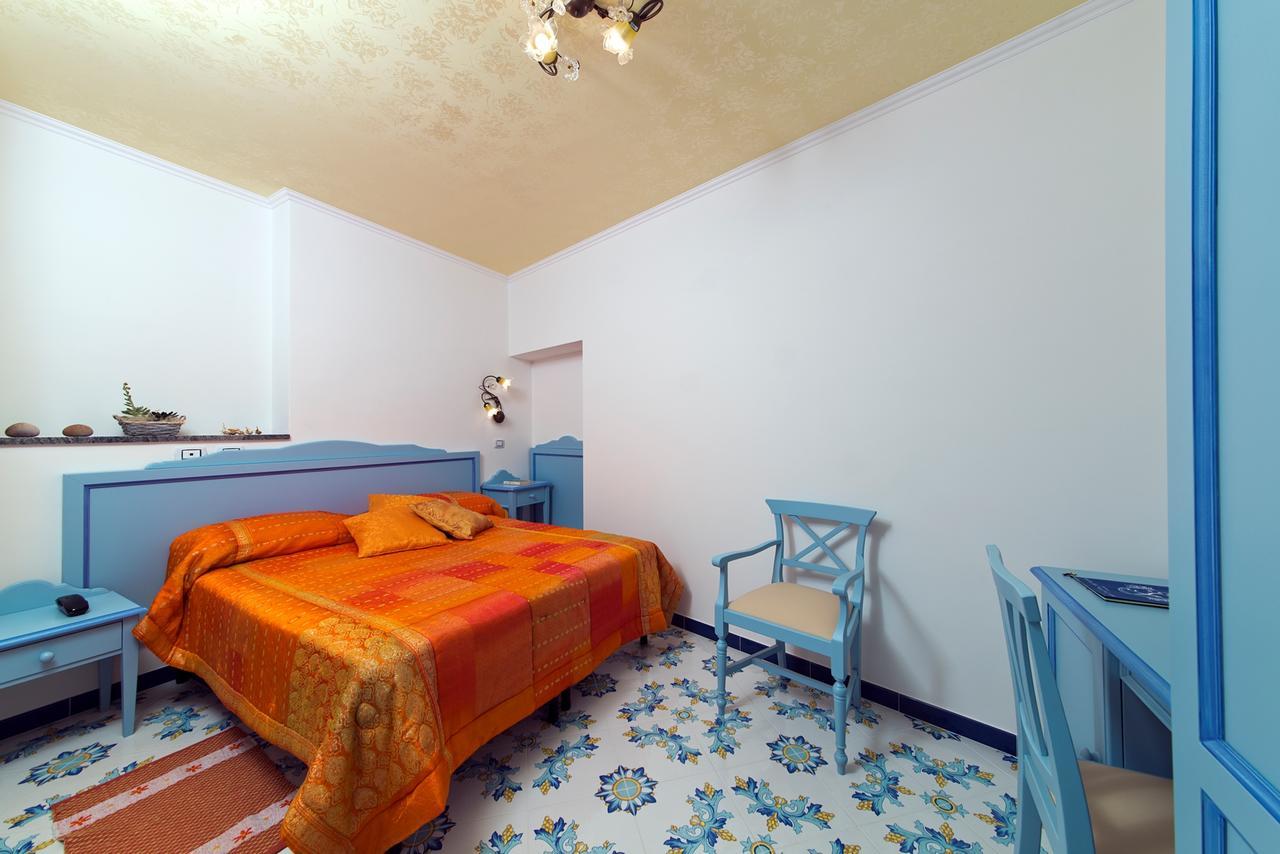 Hotel Giardino Delle Ninfe E La Fenice Ischia Bagian luar foto